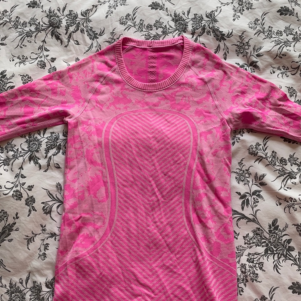 Lululemon Swiftly Tech Long-Sleeve